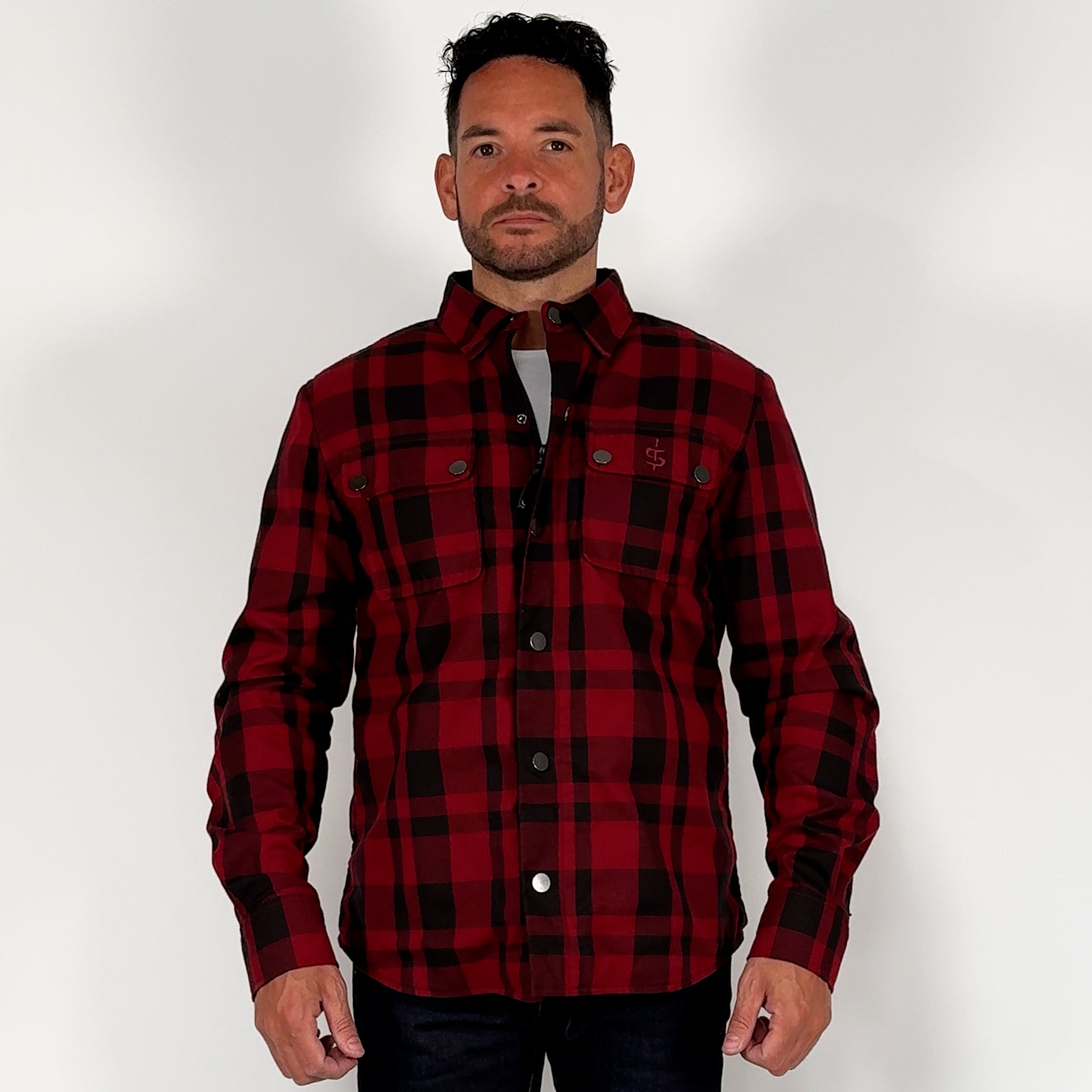 360-degree video of a man wearing the Ember Protective black and red chequered motorcycle shirt, showcasing CE Level AA armour and stylish fit.
