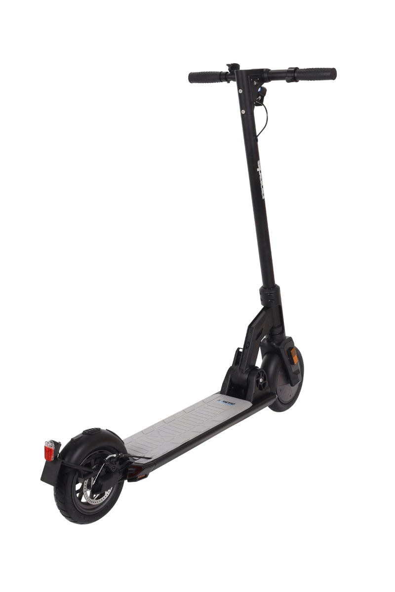 Rear LED light and disc brake on SPADA e scooter UK model