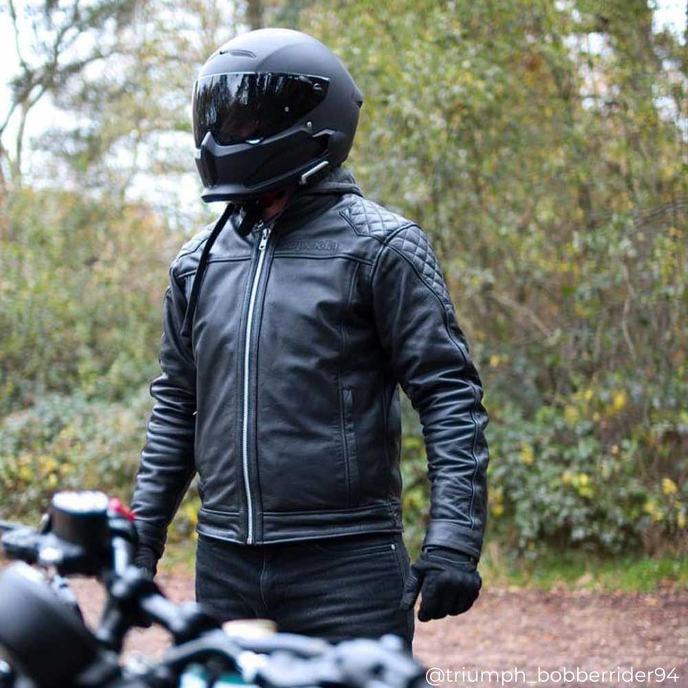 biker wearing full black motorcycle gear for men including mens leather jacket with ce certification